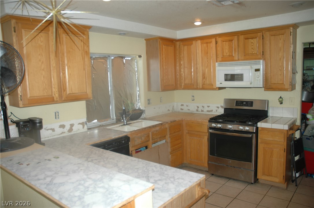 1821 Candle Bright Drive Property Photo 2
