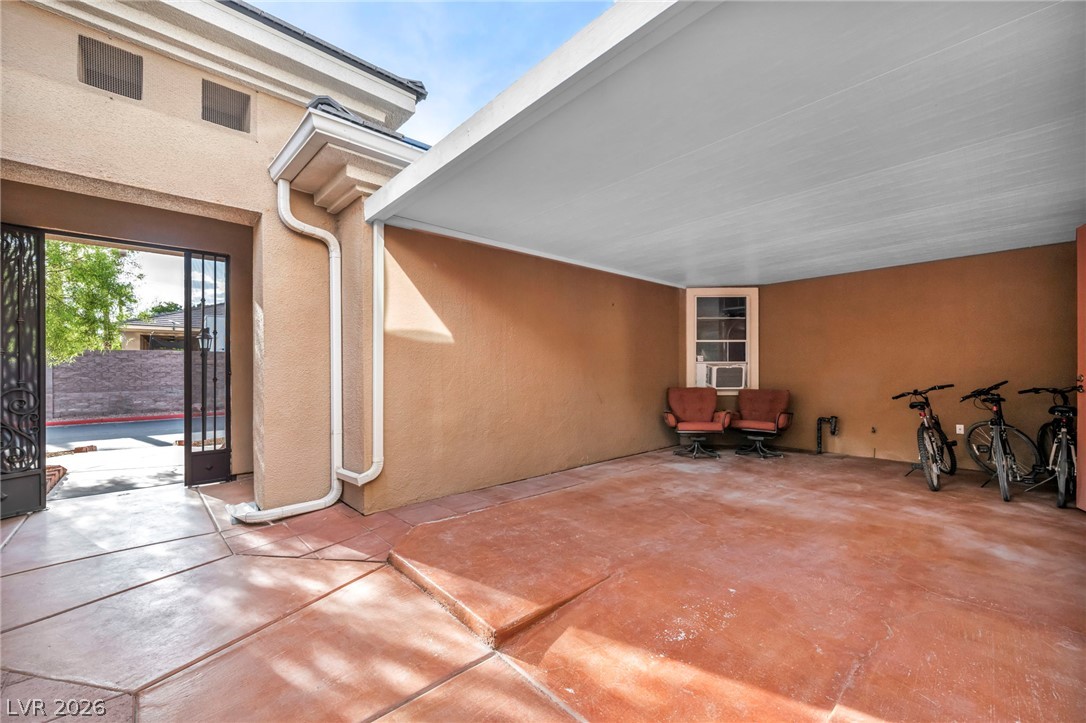 8114 Villa Del Cielo Street Property Photo 9