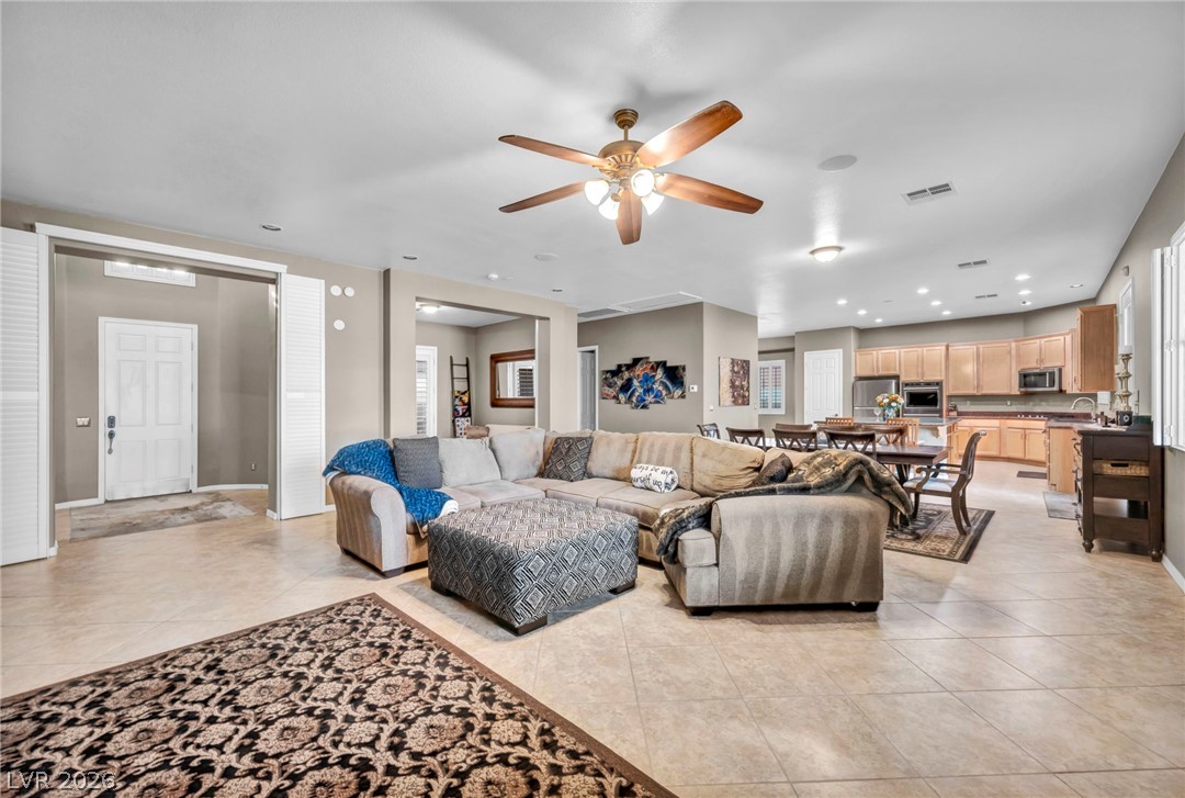 8114 Villa Del Cielo Street Property Photo 12