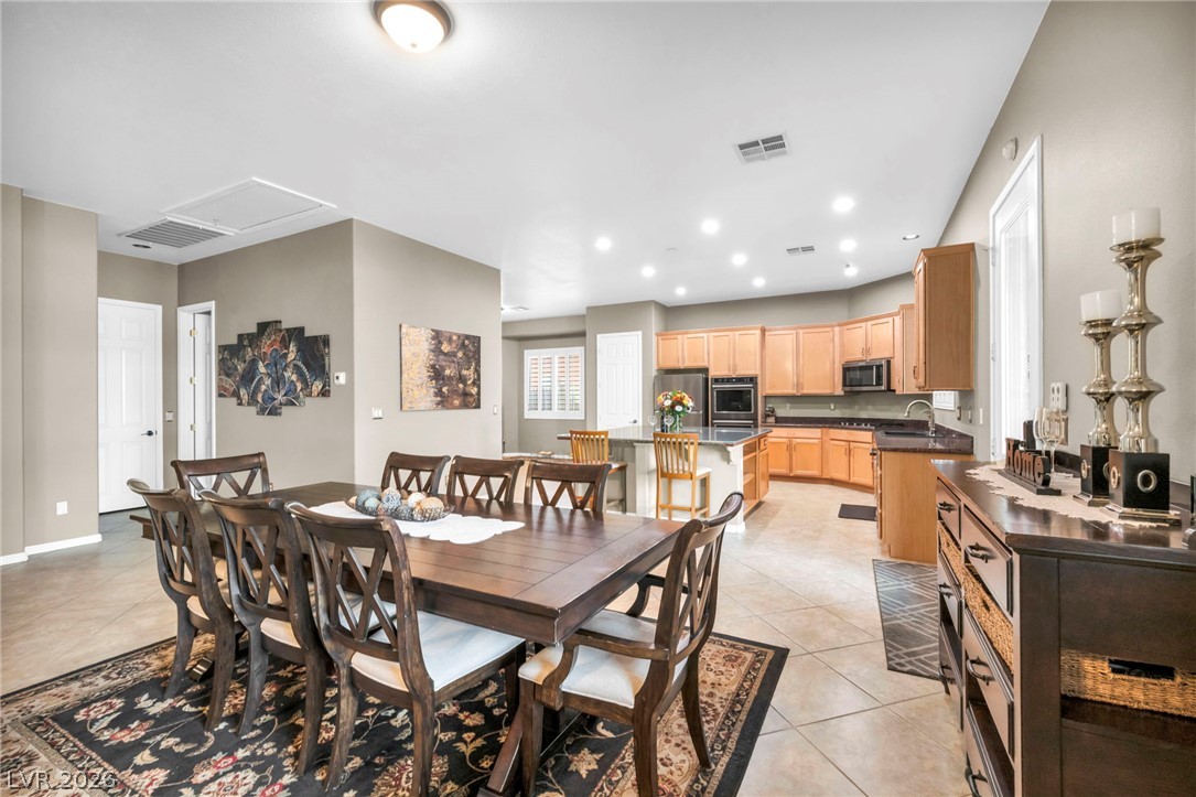 8114 Villa Del Cielo Street Property Photo 14