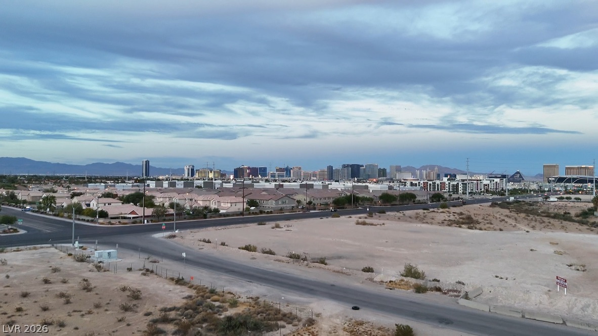 Lindell Property Photo 3