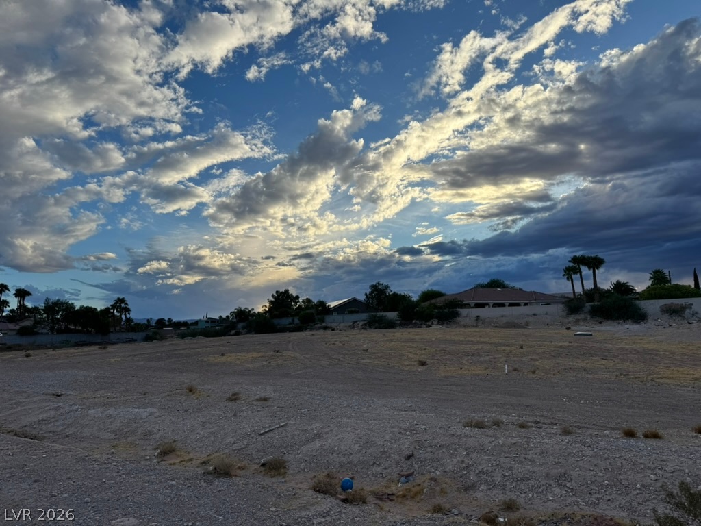 Lindell Property Photo 5