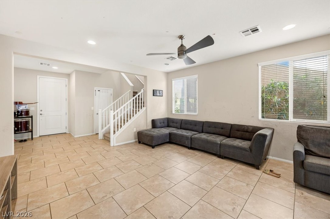 6480 Sunnyhill Street Property Photo 4