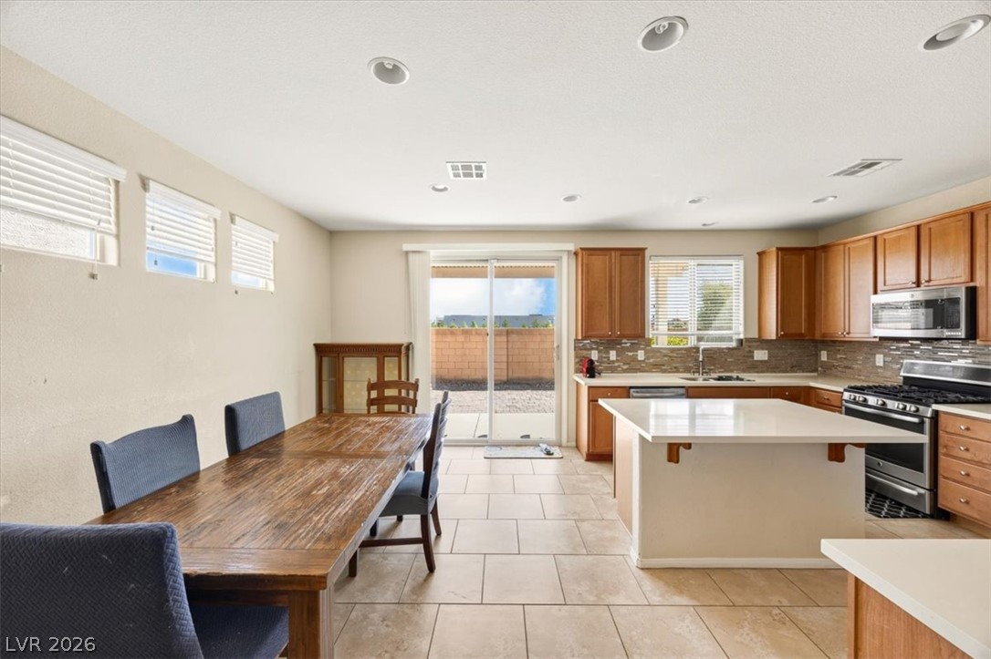 6480 Sunnyhill Street Property Photo 8