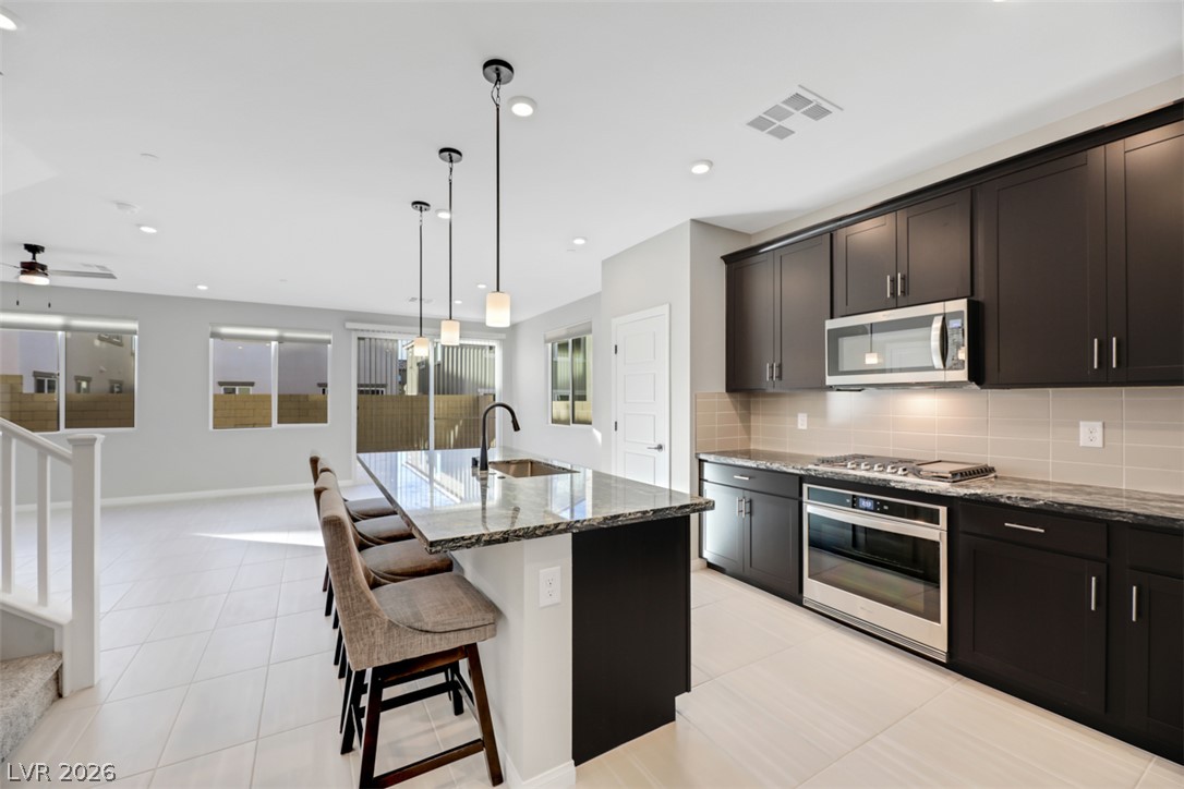 863 Greenspire Property Photo 4