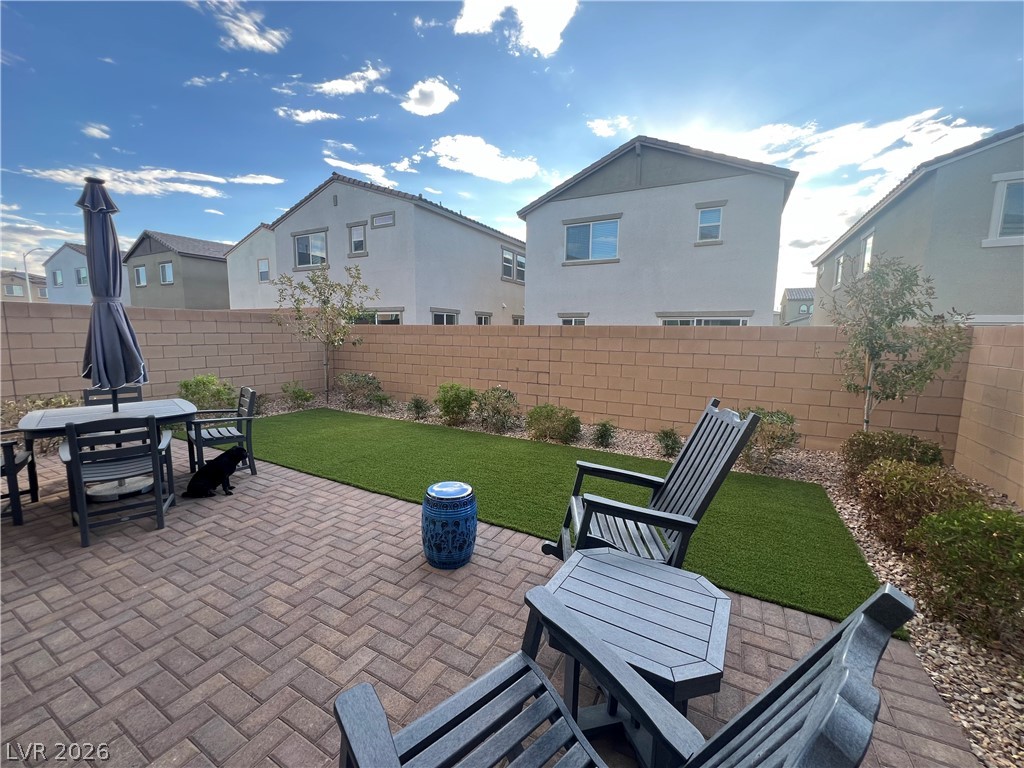 863 Greenspire Property Photo 8