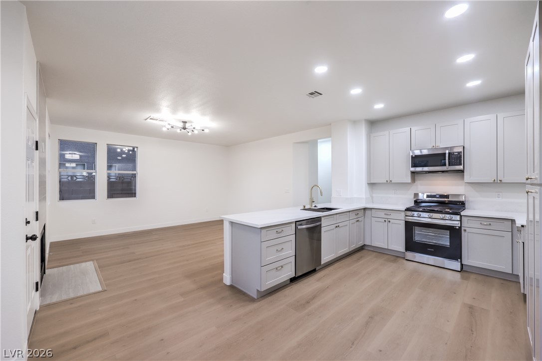 1001 Washington Oaks Street Property Photo 4