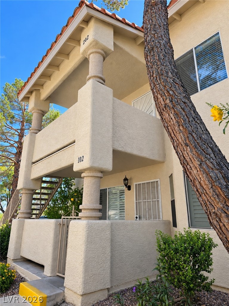 905 Rockview Drive 202 Property Photo 1