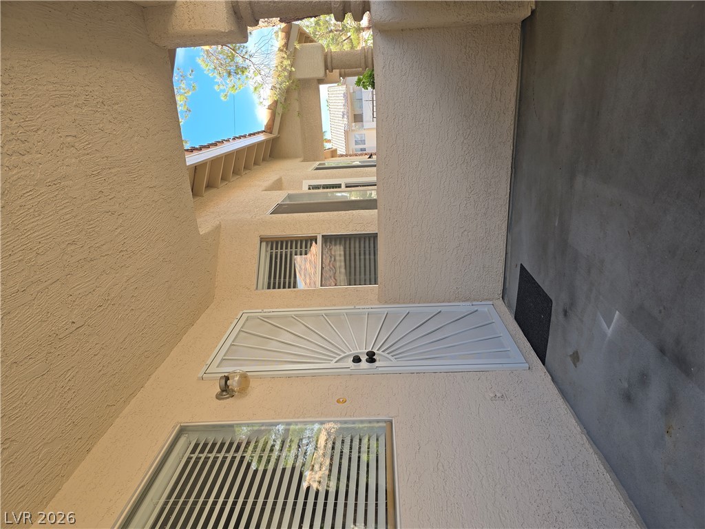 905 Rockview Drive 202 Property Photo 13