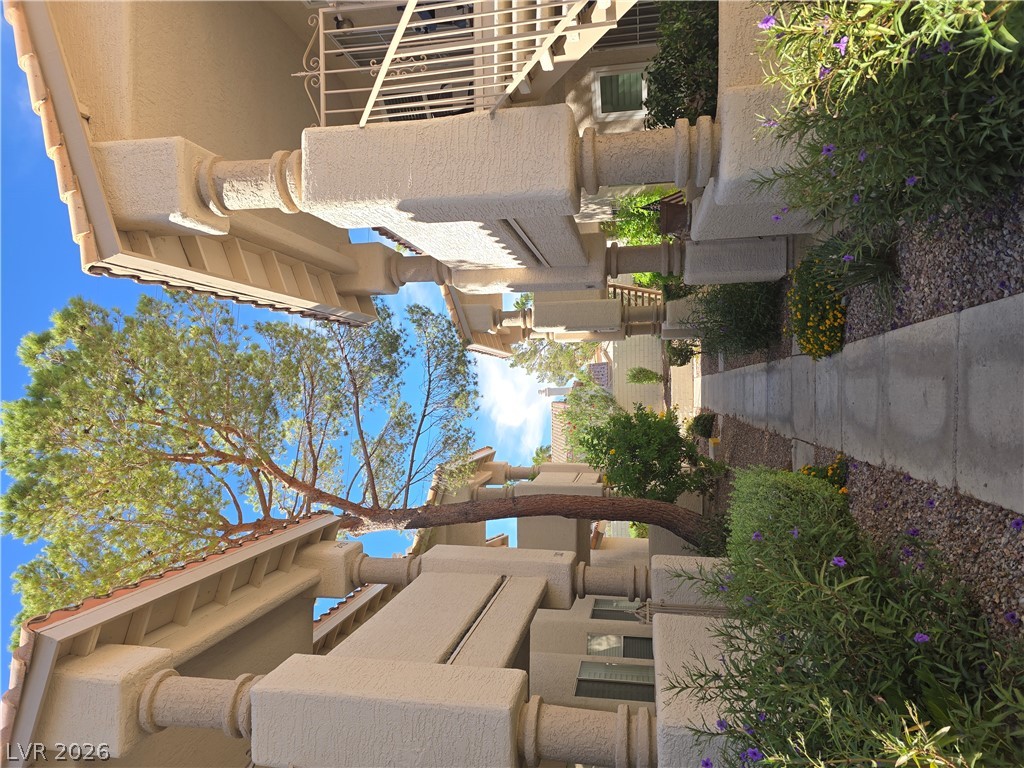 905 Rockview Drive 202 Property Photo 14