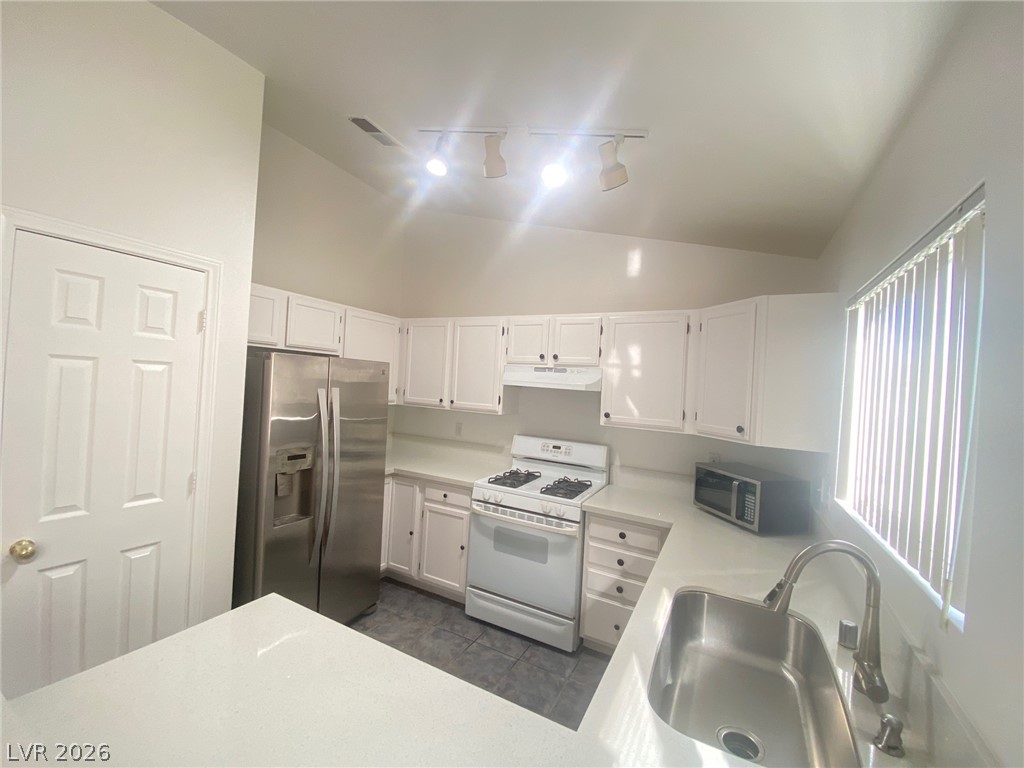 608 Maxley Court Property Photo 11