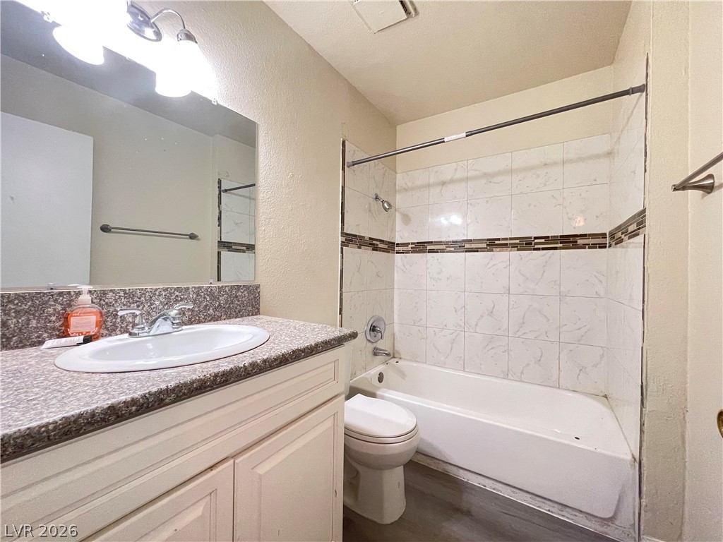 1709 South Fairfield Avenue F Property Photo 3