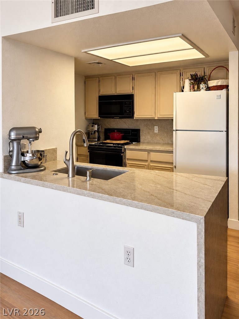 8070 West Russell Road 2028 Property Photo 2