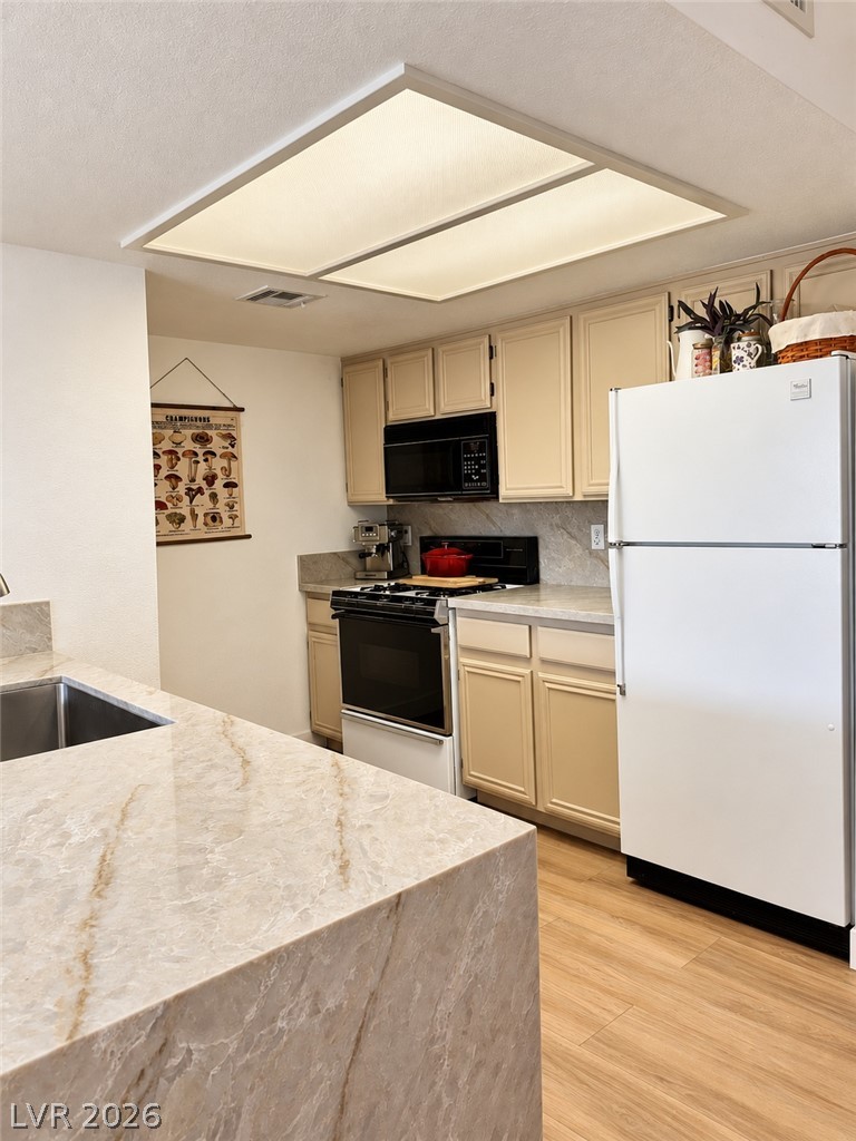 8070 West Russell Road 2028 Property Photo 5