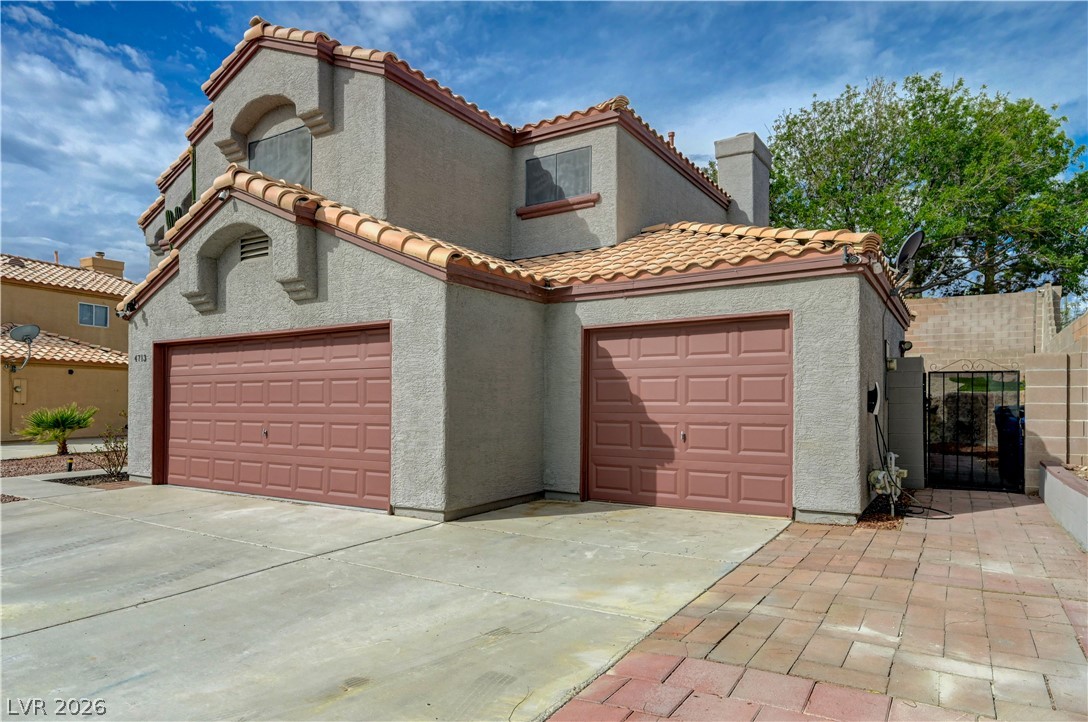 4713 Sun Glory Court Property Photo 6