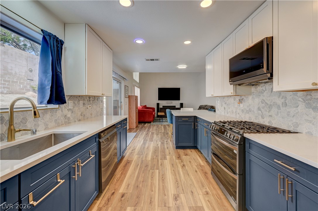 4713 Sun Glory Court Property Photo 13