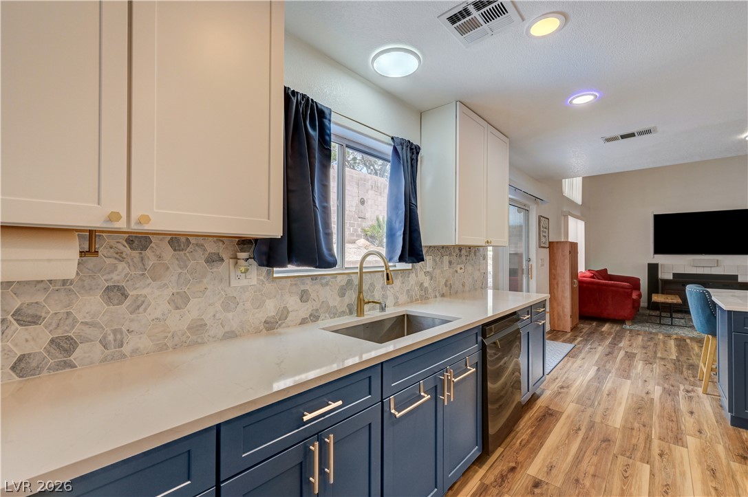 4713 Sun Glory Court Property Photo 15