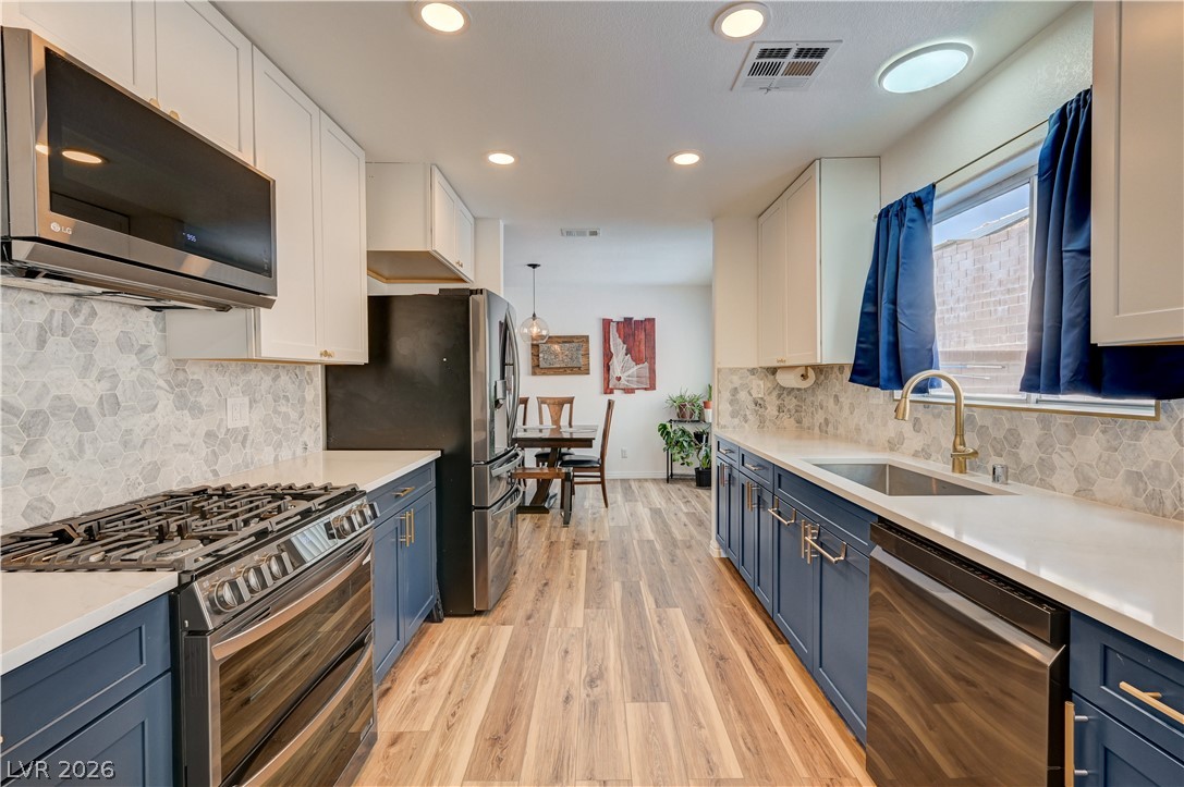 4713 Sun Glory Court Property Photo 16