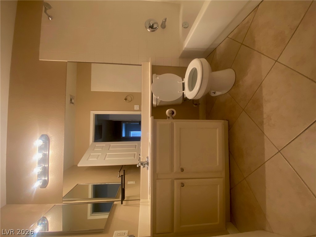 5010 Paradise Harbor Place Property Photo 15