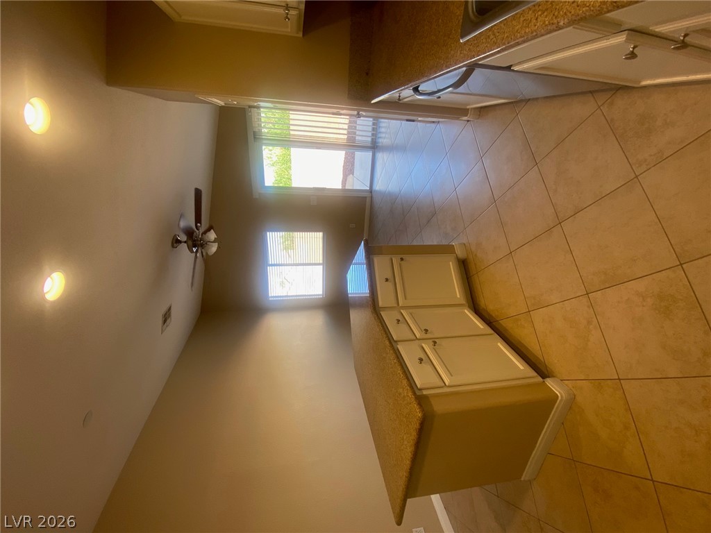 5010 Paradise Harbor Place Property Photo 21