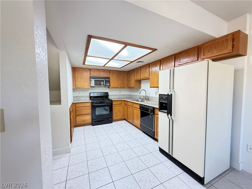 4025 Delos Drive Property Photo 12