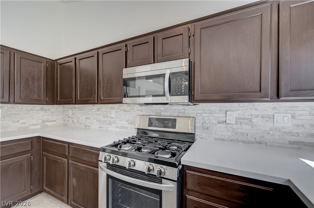 9505 Glengarry Drive Property Photo 17