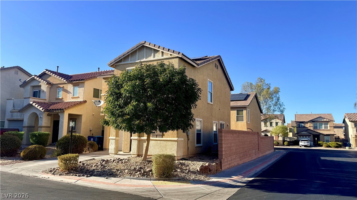 140 Wild Candlenut Court Property Photo 2