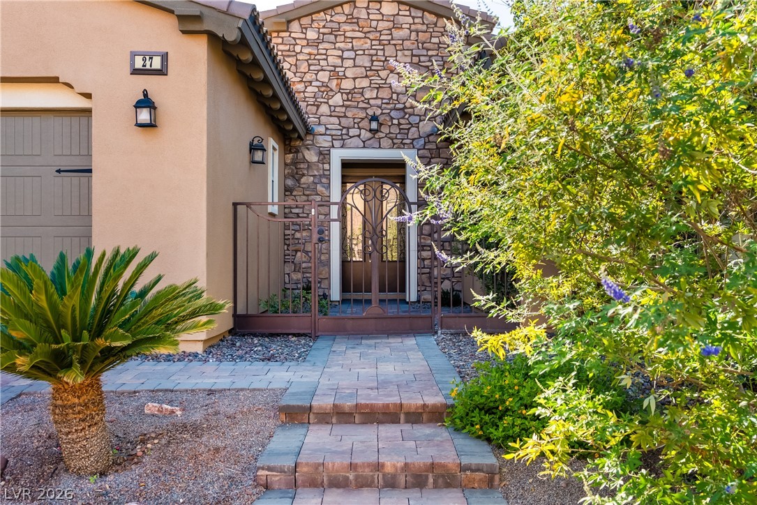 27 Contrada Fiore Drive Property Photo 8