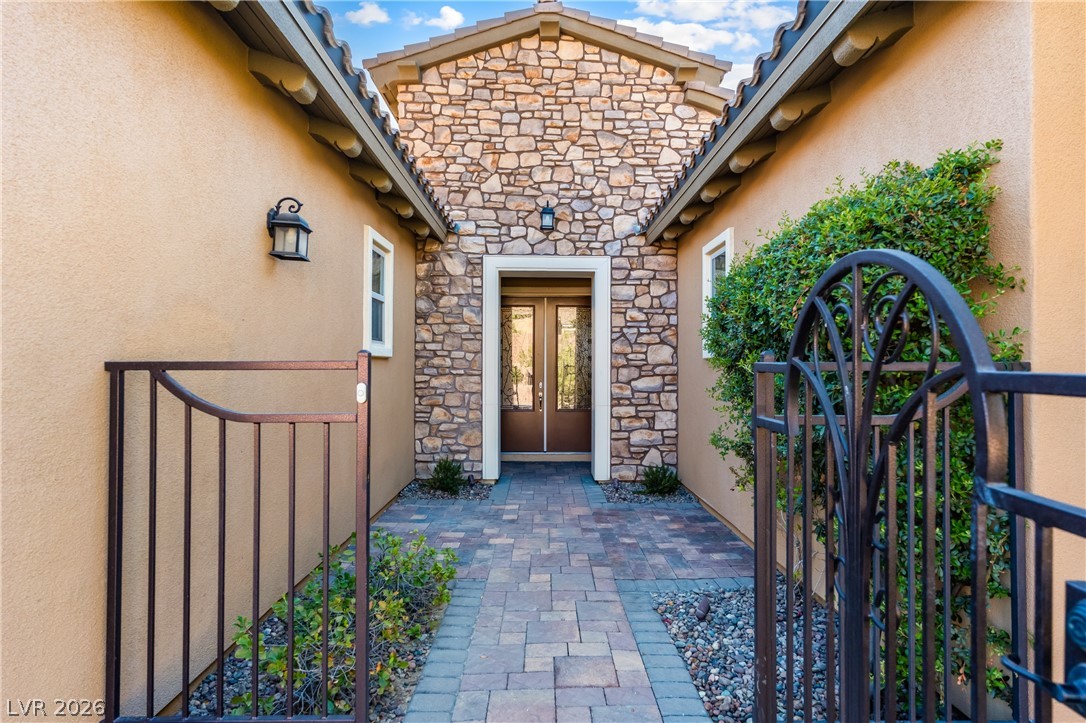 27 Contrada Fiore Drive Property Photo 9