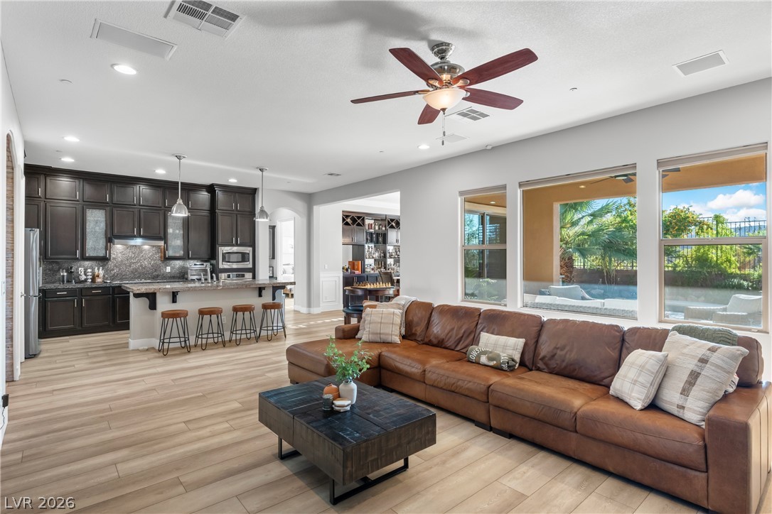 27 Contrada Fiore Drive Property Photo 14