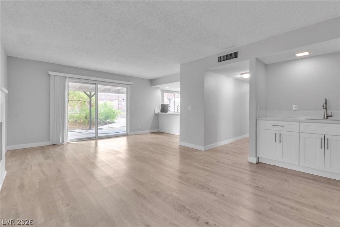 3907 Ebro Way Property Photo 14