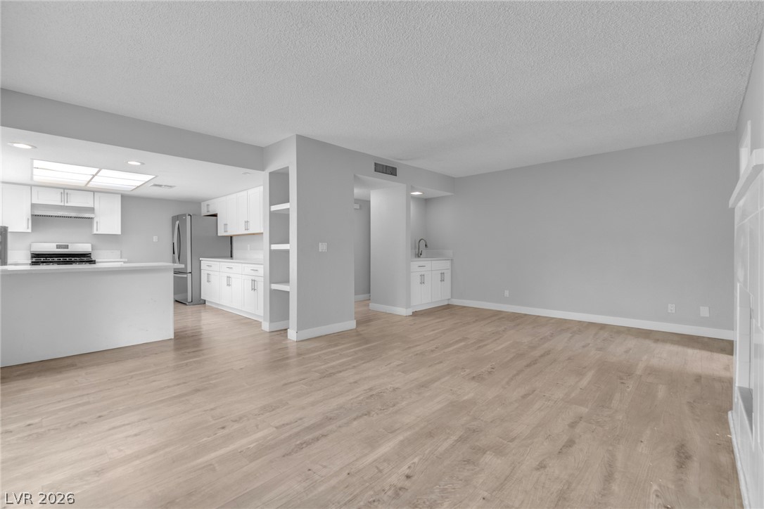 3907 Ebro Way Property Photo 16
