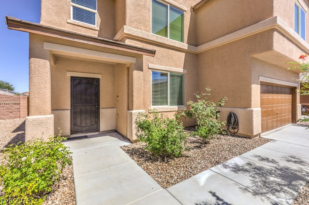 8132 Pink Desert Street Property Photo 13