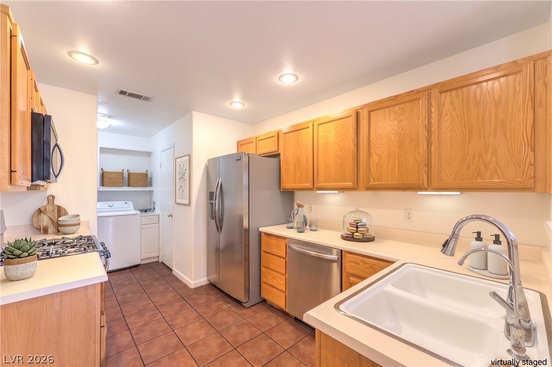 8136 Autumn Star Avenue Property Photo 9