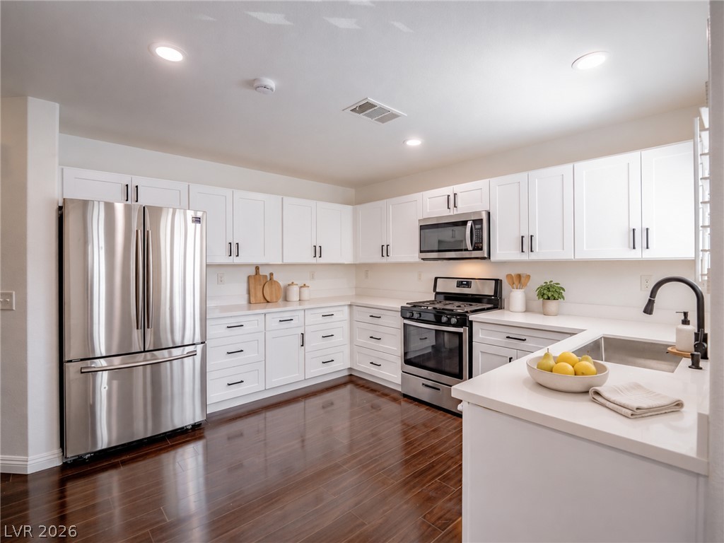 6524 Roundstone Bog Avenue Property Photo 1