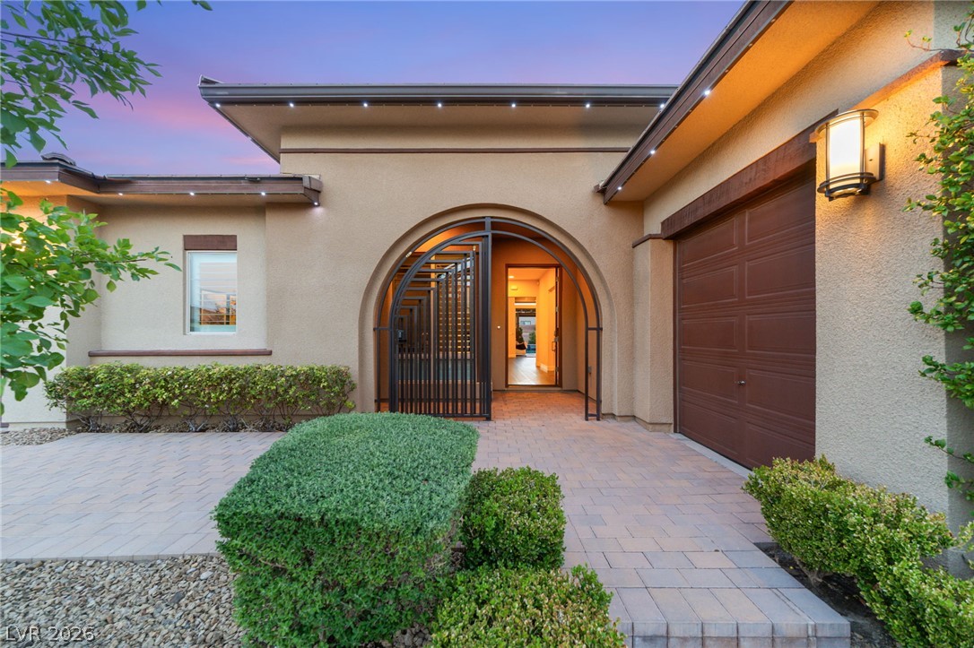 8255 Canyon Tree Court Property Photo 3