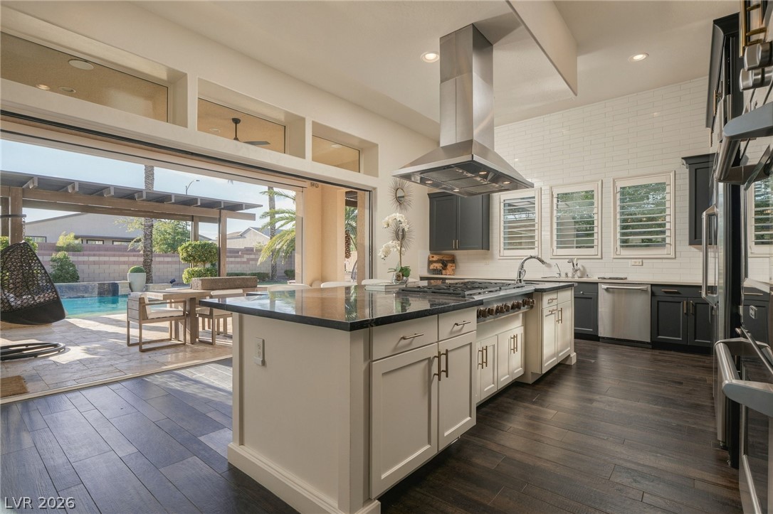 8255 Canyon Tree Court Property Photo 17