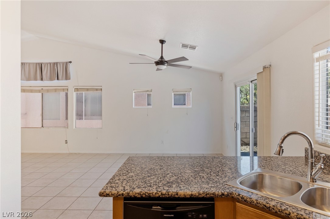 4043 Lilac Creek Court Property Photo 11