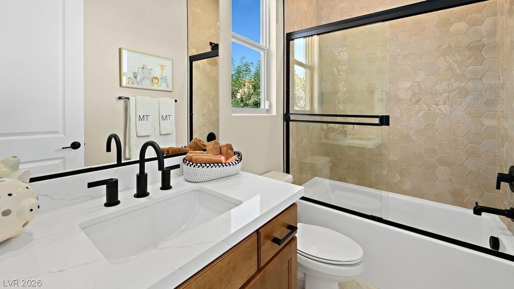 212 Paraggi Bay Drive Property Photo 18