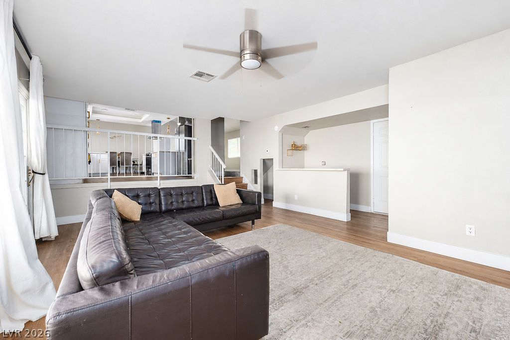 1662 Papaya Court Property Photo 4