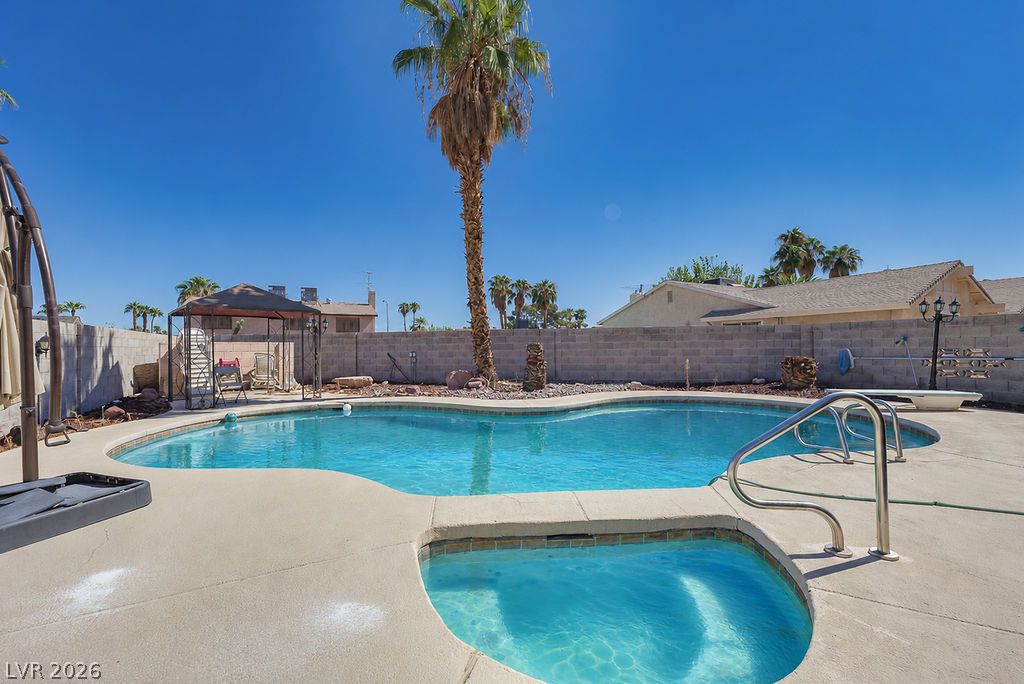 1662 Papaya Court Property Photo 24