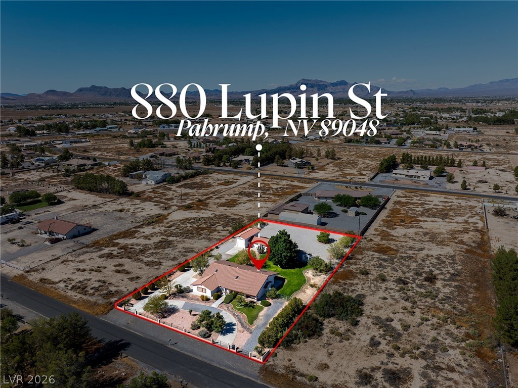 880 West Lupin Street Property Photo 2