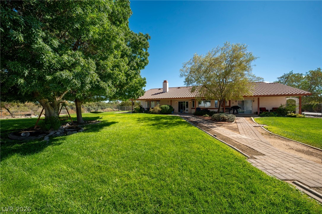 880 West Lupin Street Property Photo 3