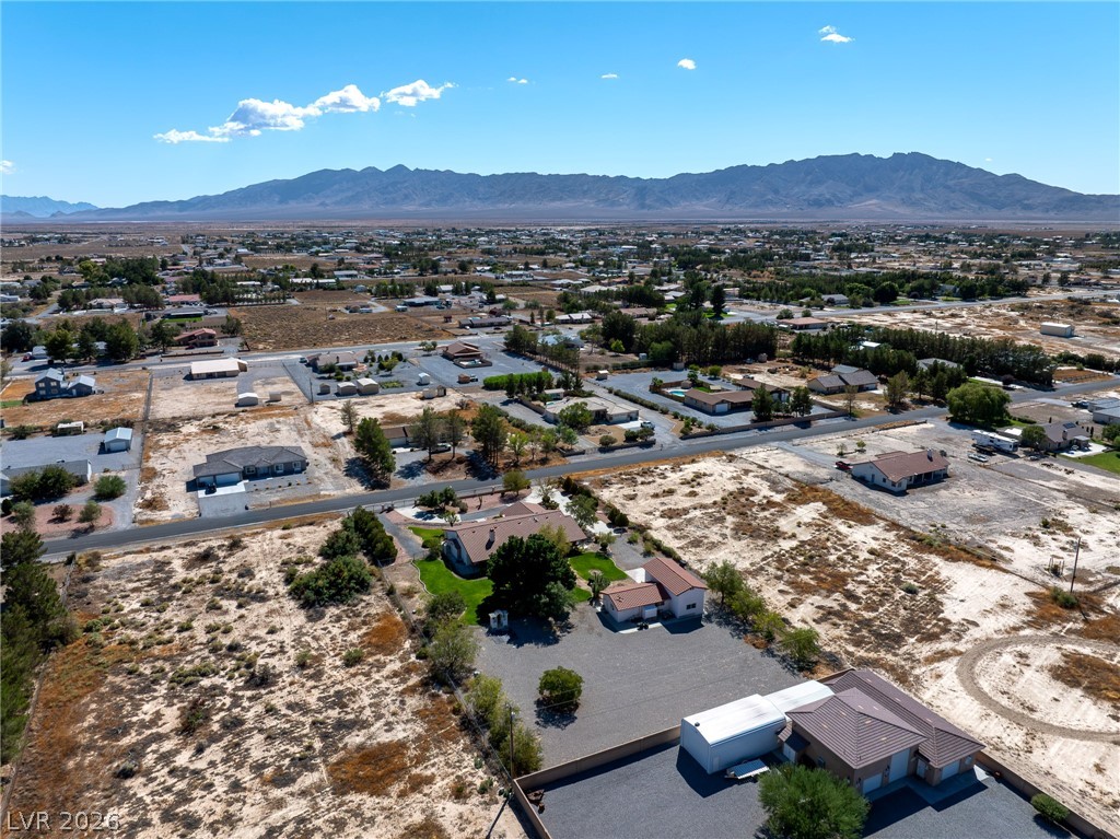 880 West Lupin Street Property Photo 11