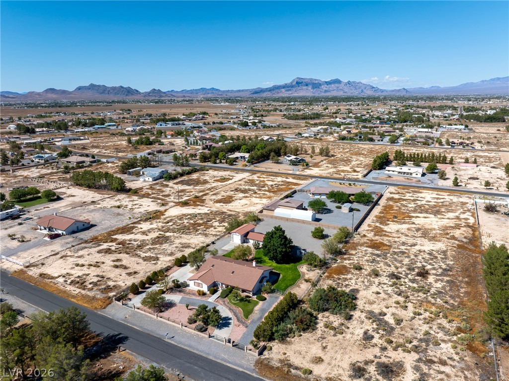 880 West Lupin Street Property Photo 12