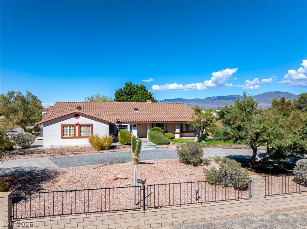 880 West Lupin Street Property Photo 13