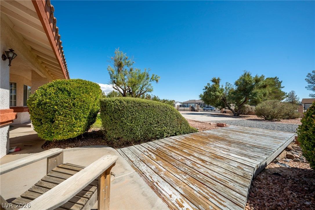 880 West Lupin Street Property Photo 22