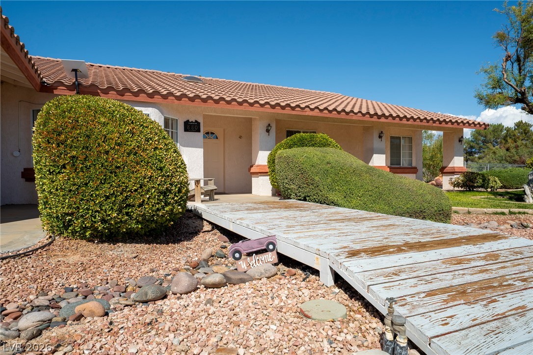 880 West Lupin Street Property Photo 23