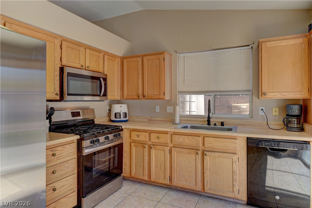 1263 Shimmering Glen Avenue Property Photo 10