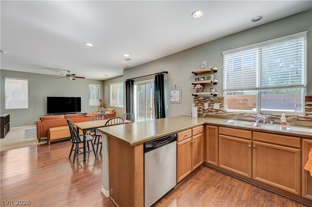 10641 Thor Mountain Lane Property Photo 3